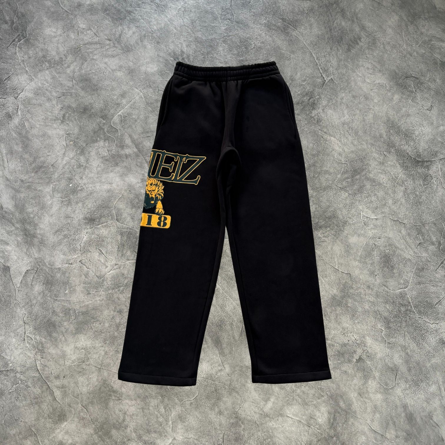 Corteiz Lion Varsity Sweatpants Black