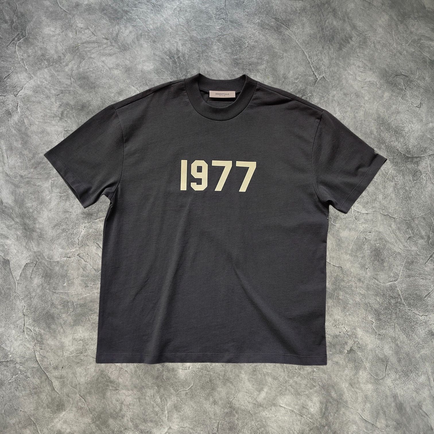 Essentials 1977 Summer Set Iron Grey