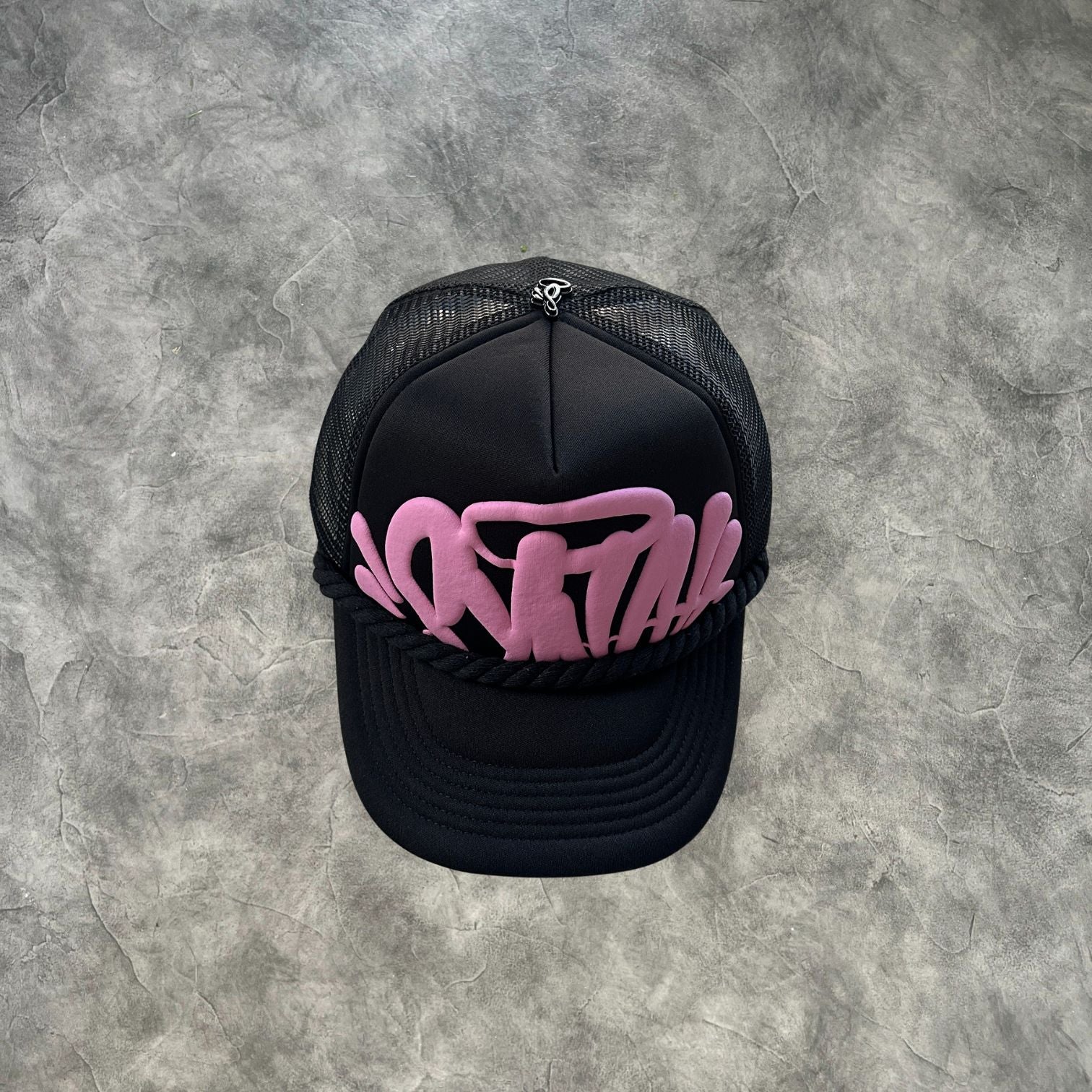Syna Trucker Cap Black/Pink