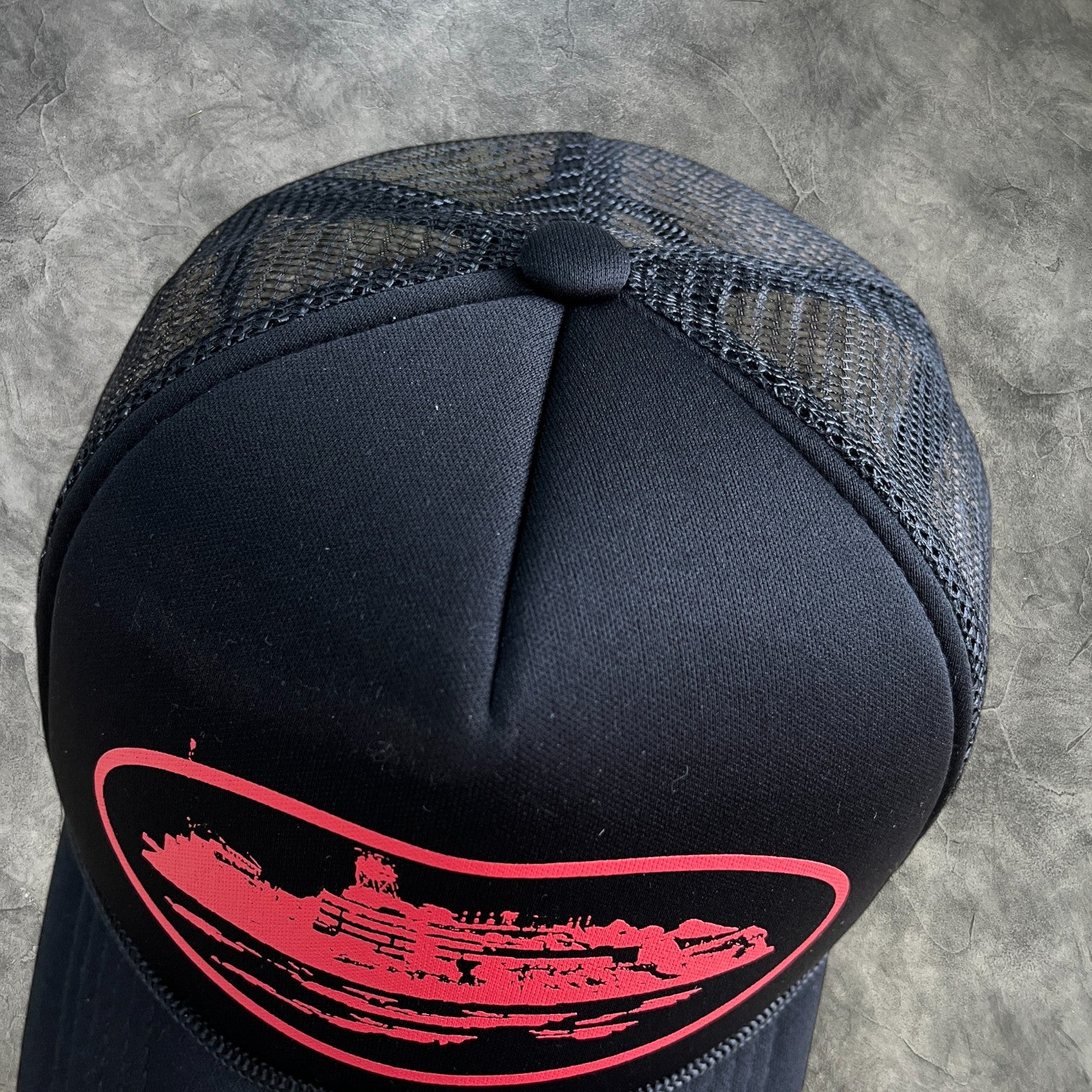 Corteiz Alcatraz Trucker Cap Black/Red