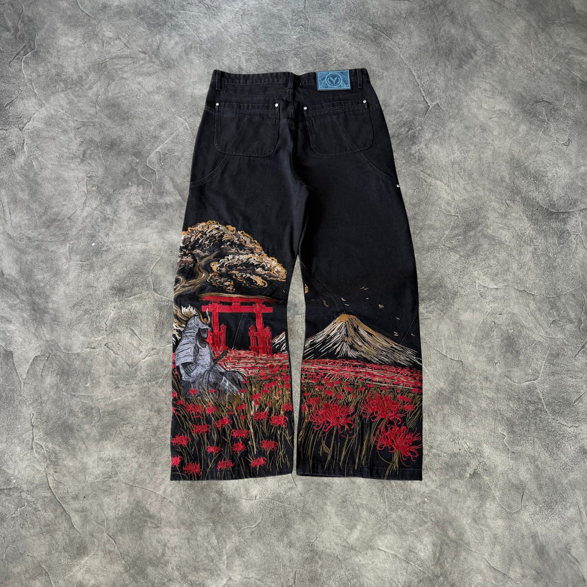Vescartes Mount Fuji Embroidered Jeans Black