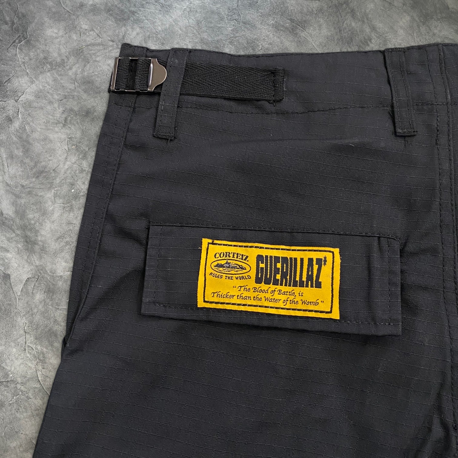 Corteiz Guerilla Cargo Shorts Black/Yellow