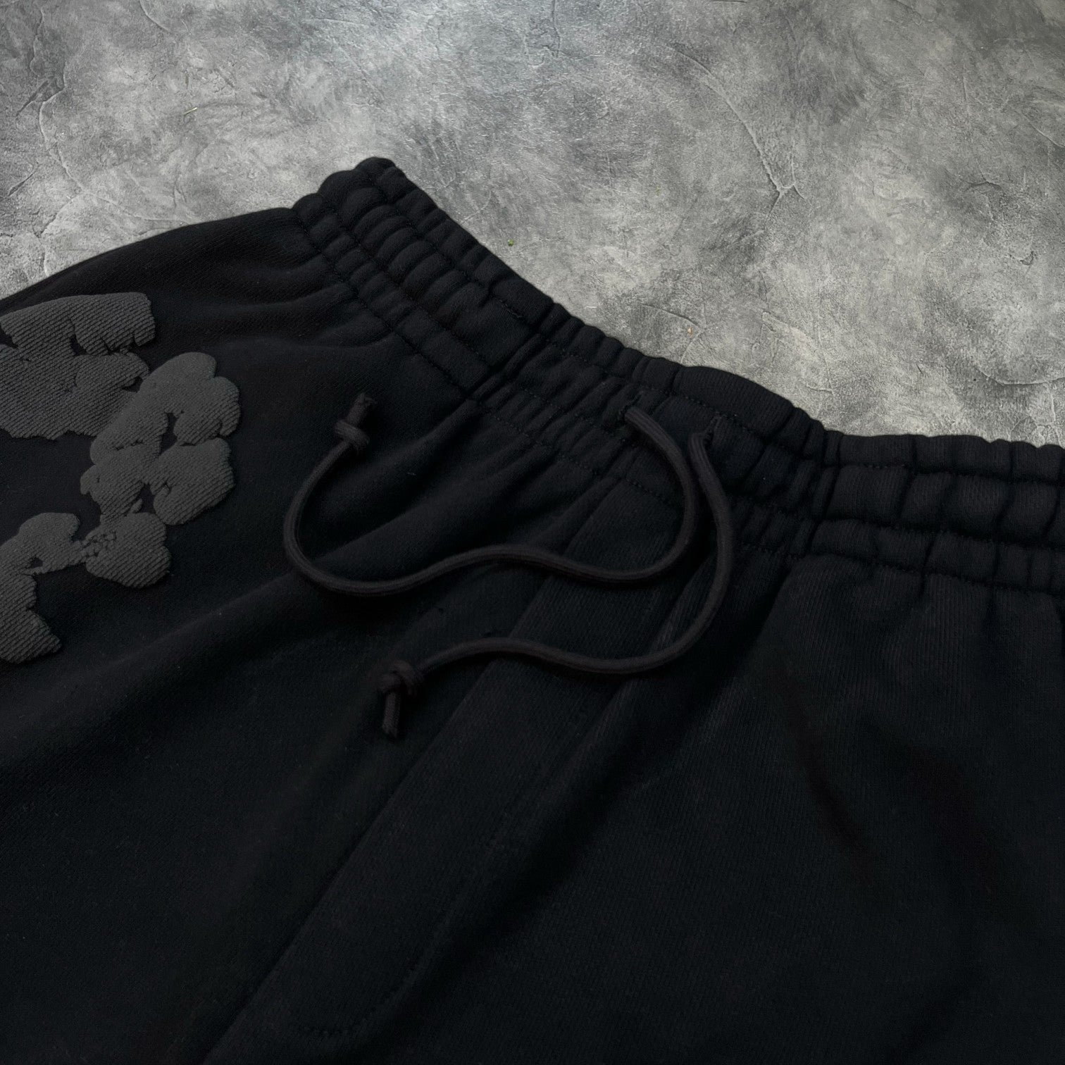 Denim Tears The Cotton Wreath Sweatshorts Black/Black