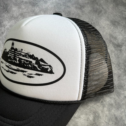 Corteiz Alcatraz Trucker Cap Black/White