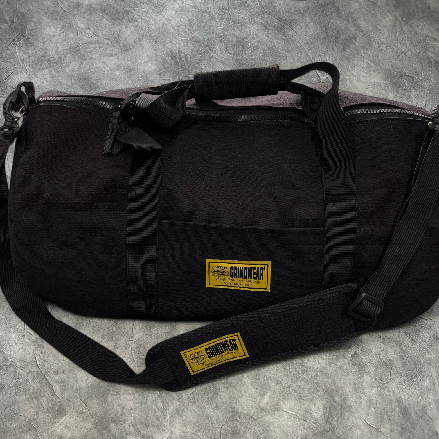 Corteiz Alcatraz Duffle Black