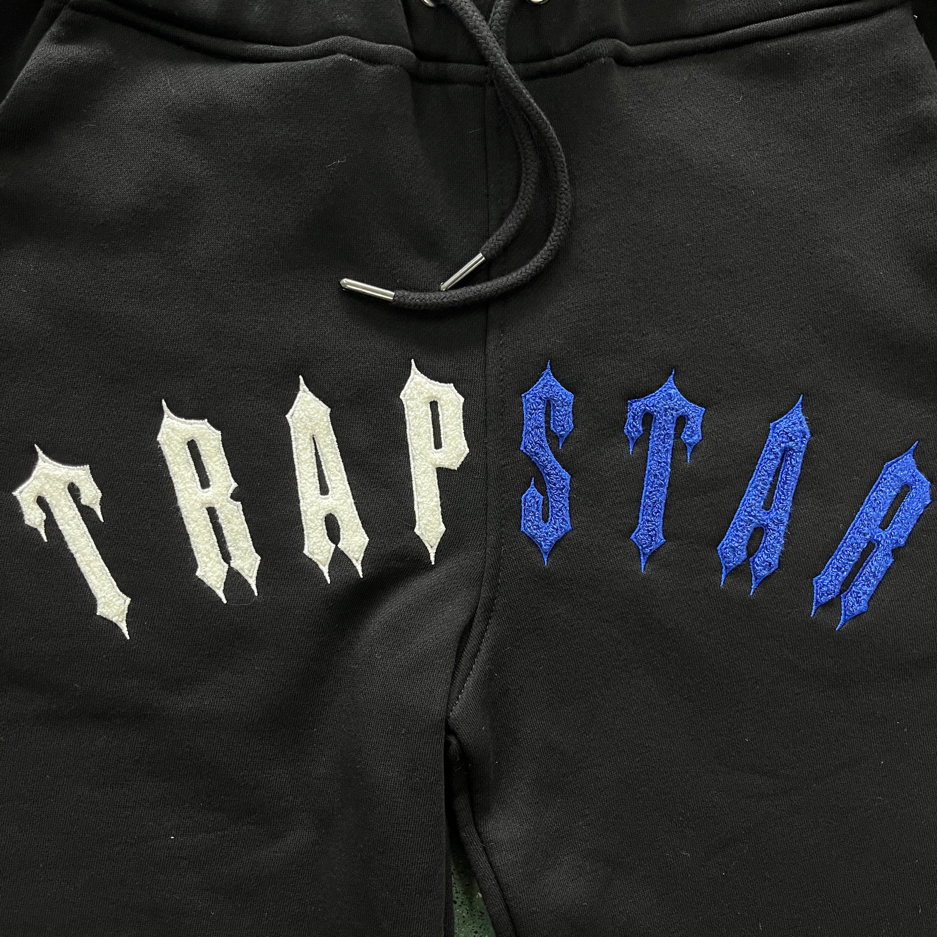 Trapstar Arch Chenille Summer Set Black