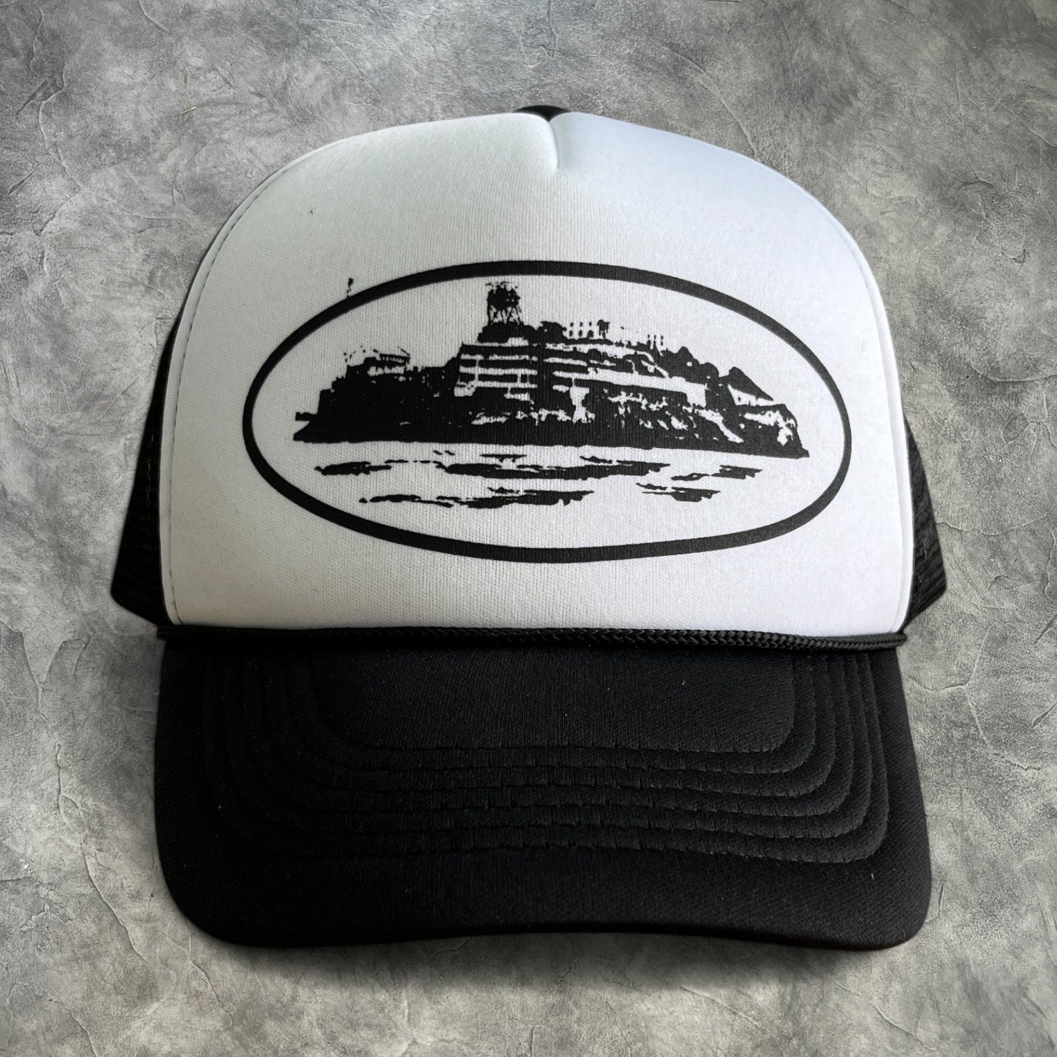 Corteiz Alcatraz Trucker Cap Black/White