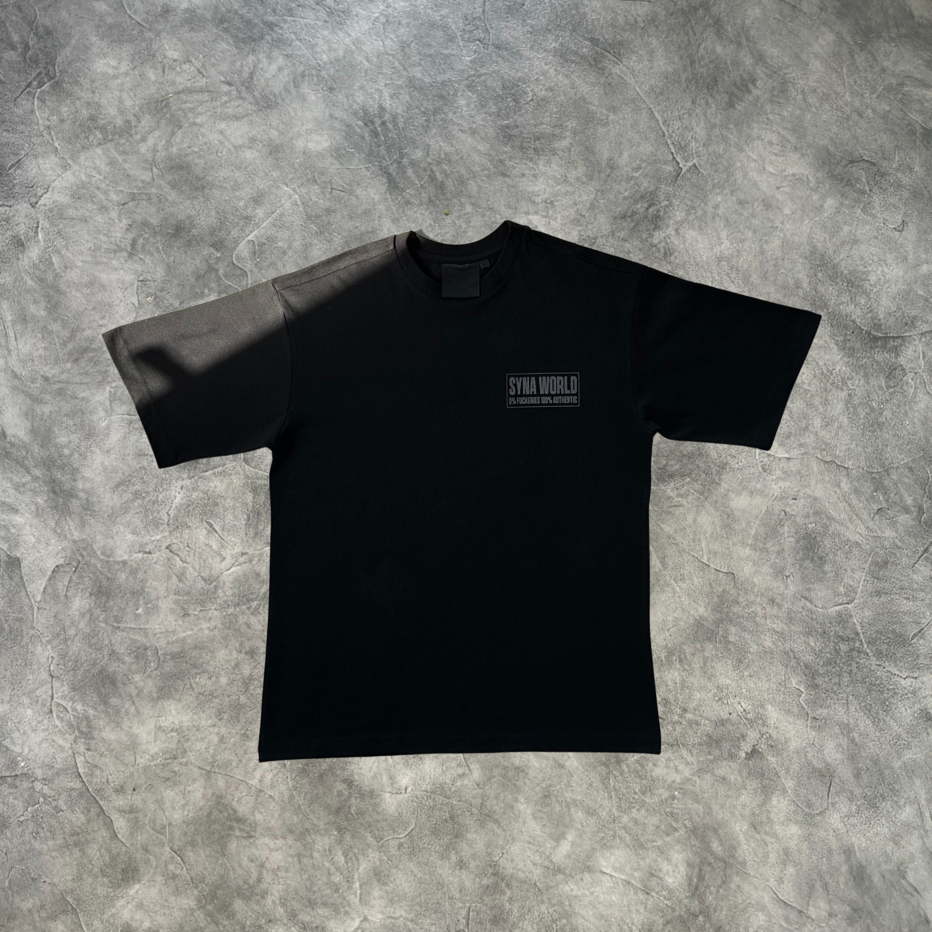 Syna World T-Shirt Black