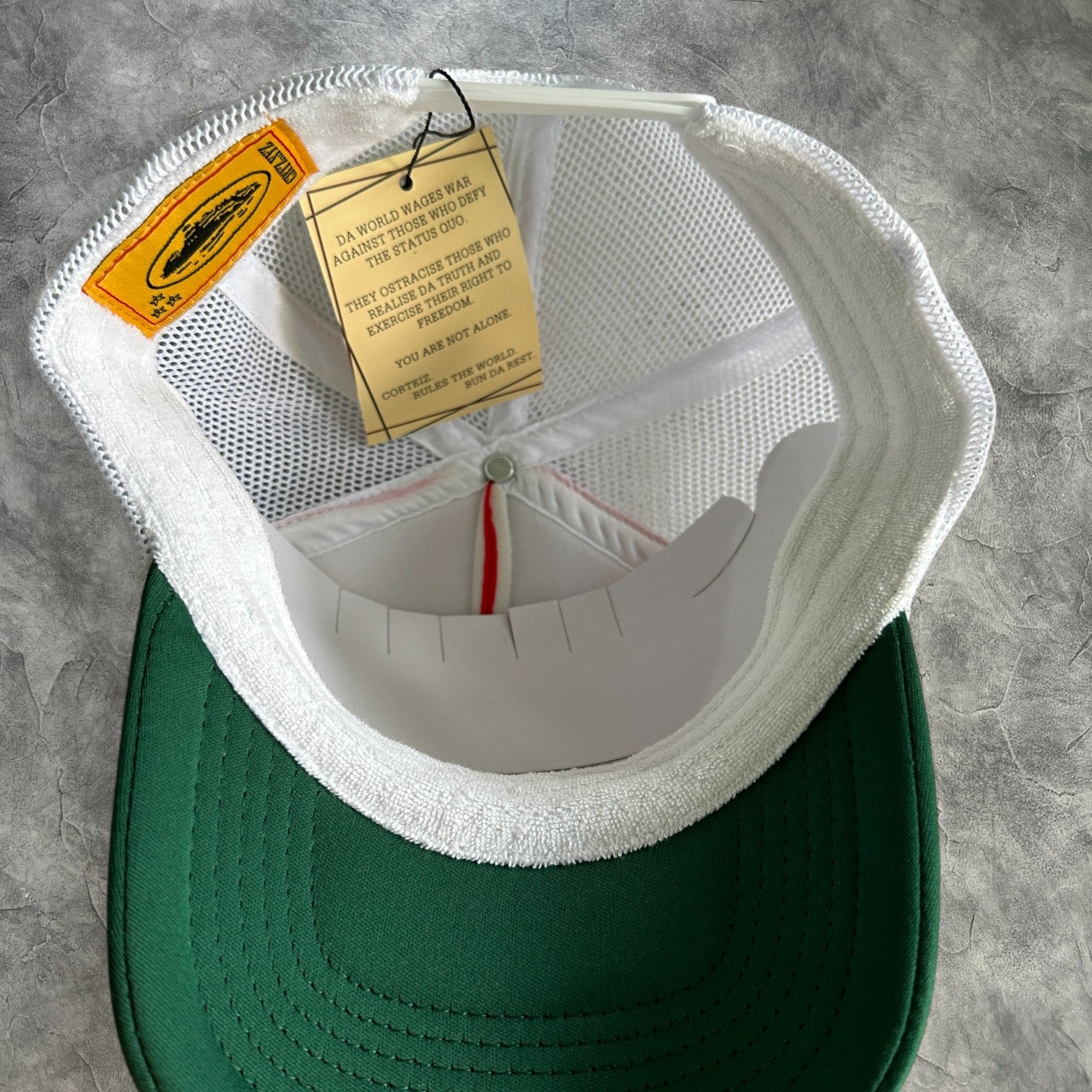 Corteiz Alcatraz Trucker Cap Red/White/Green