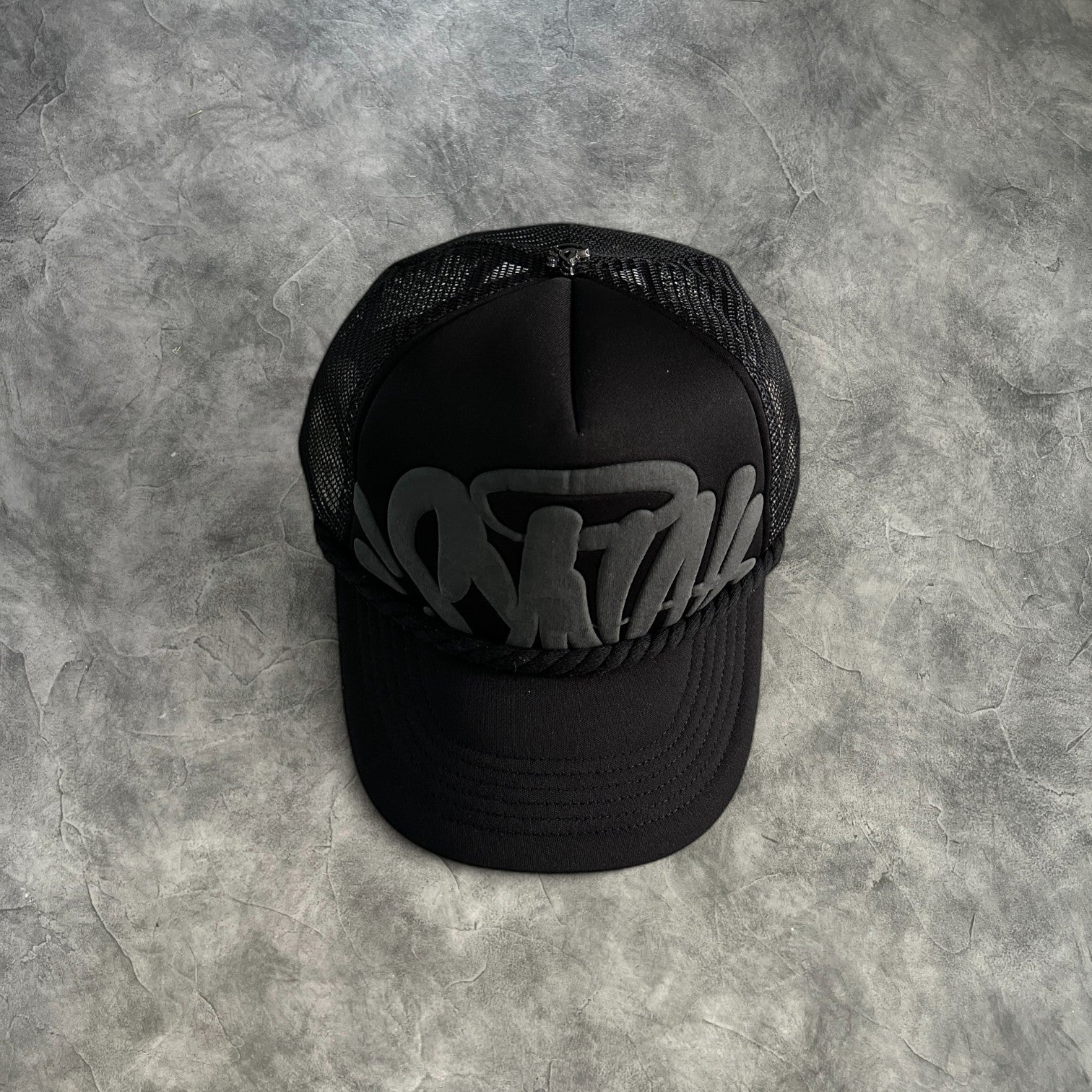 Syna Trucker Cap Black