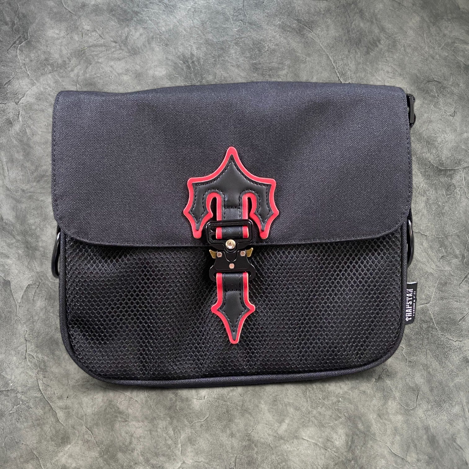 Trapstar Irongate Cross Body T Bag Black/Red