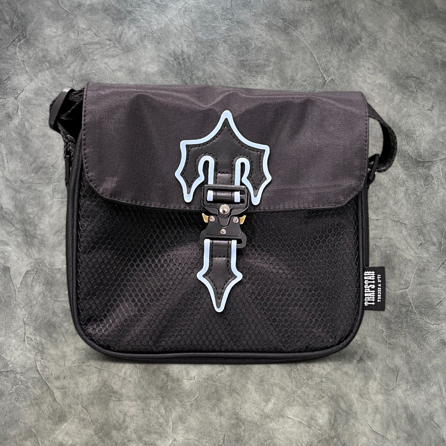 Trapstar Irongate Cross Body T Bag Black/Ice Blue