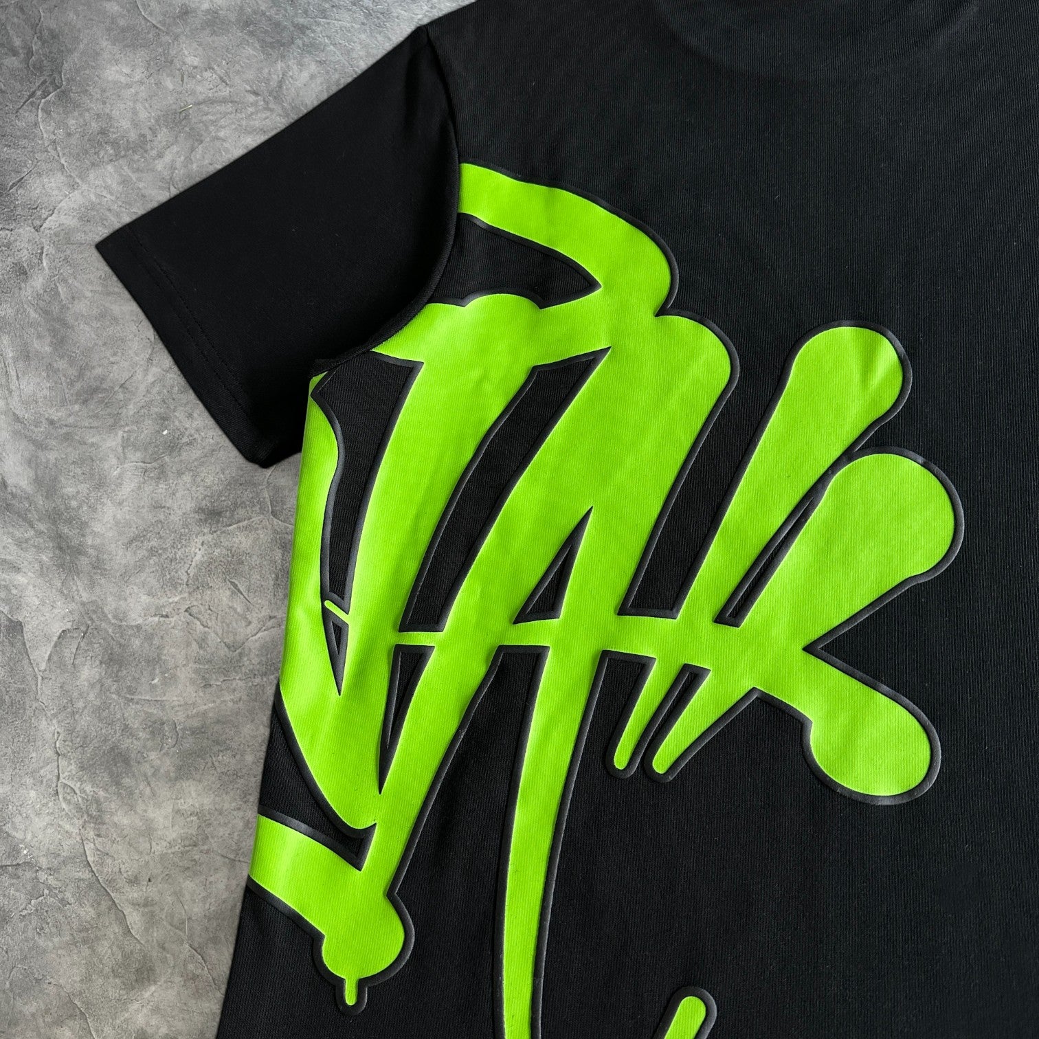 Syna Printed T-Shirt Black/Green