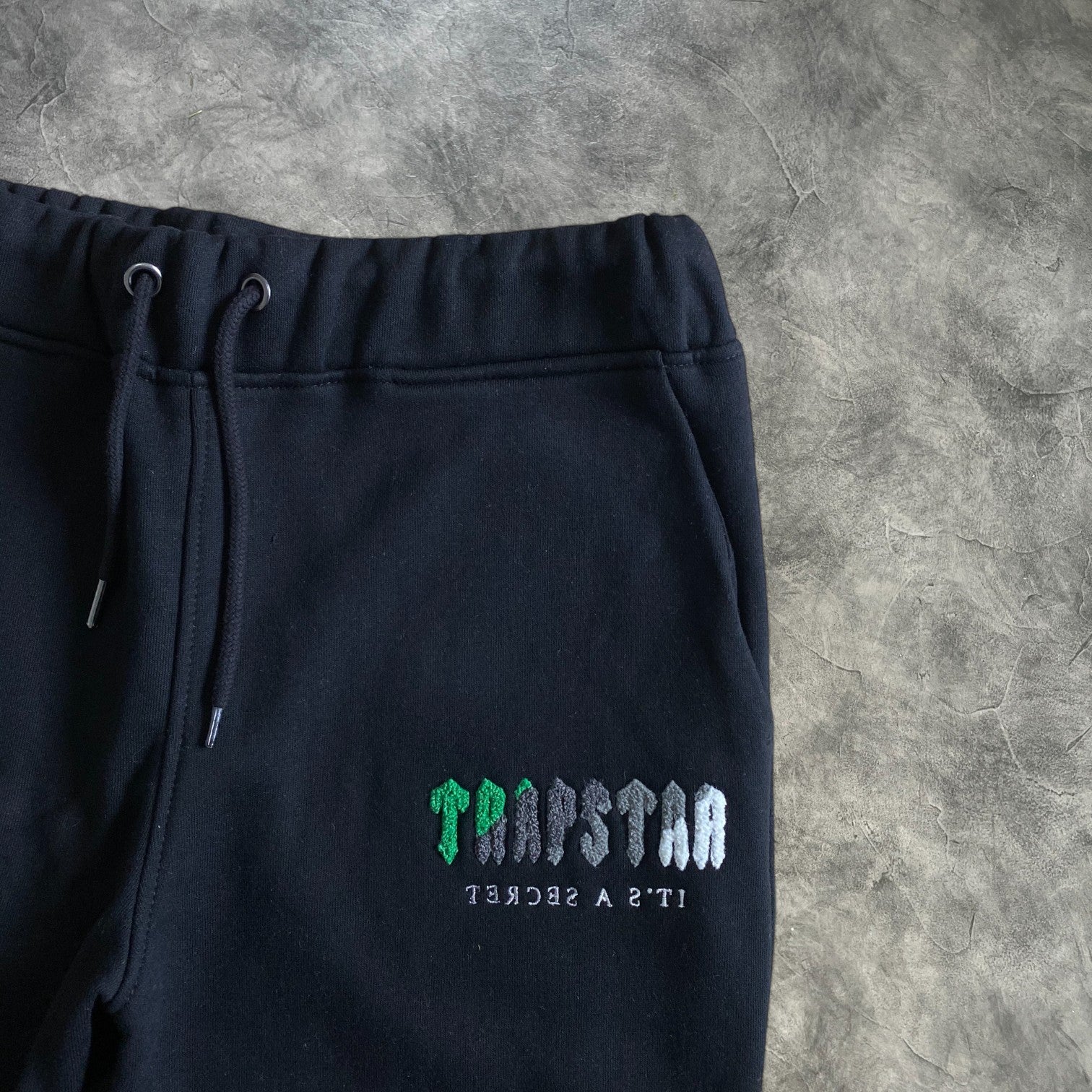 Trapstar Chenille Decoded Hooded Tracksuit Black/Green