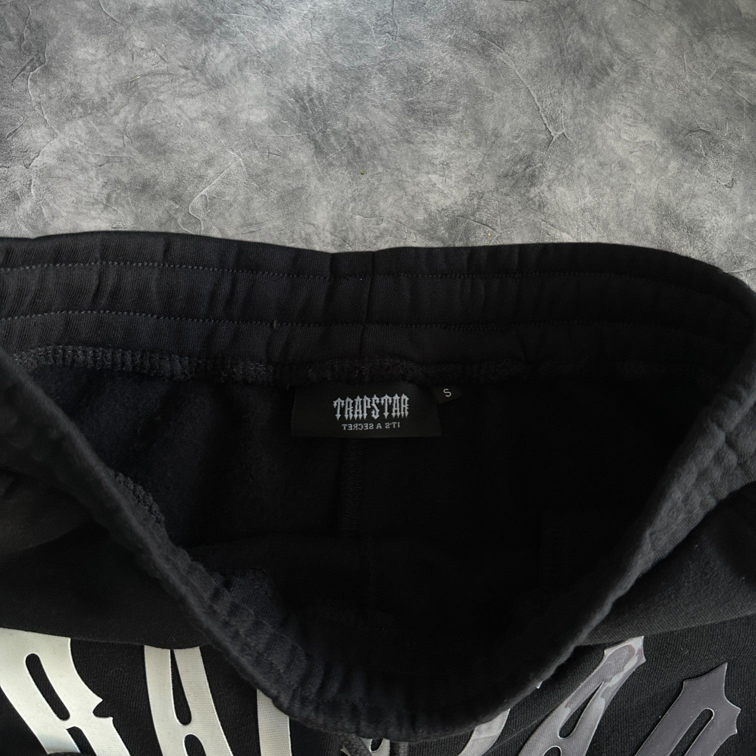 Trapstar Arch Chenille Tracksuit Black/Gradient