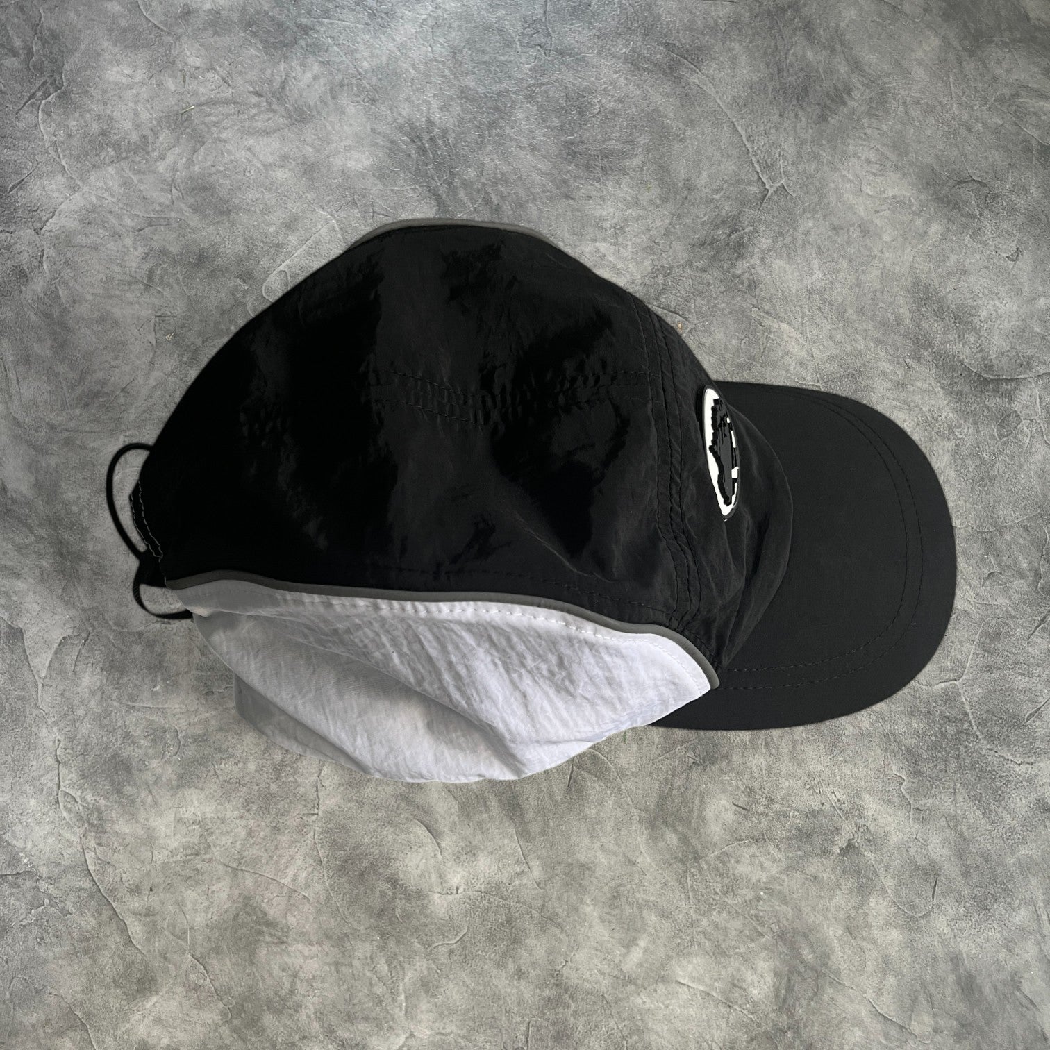 Corteiz Drawstring Hat Black/White