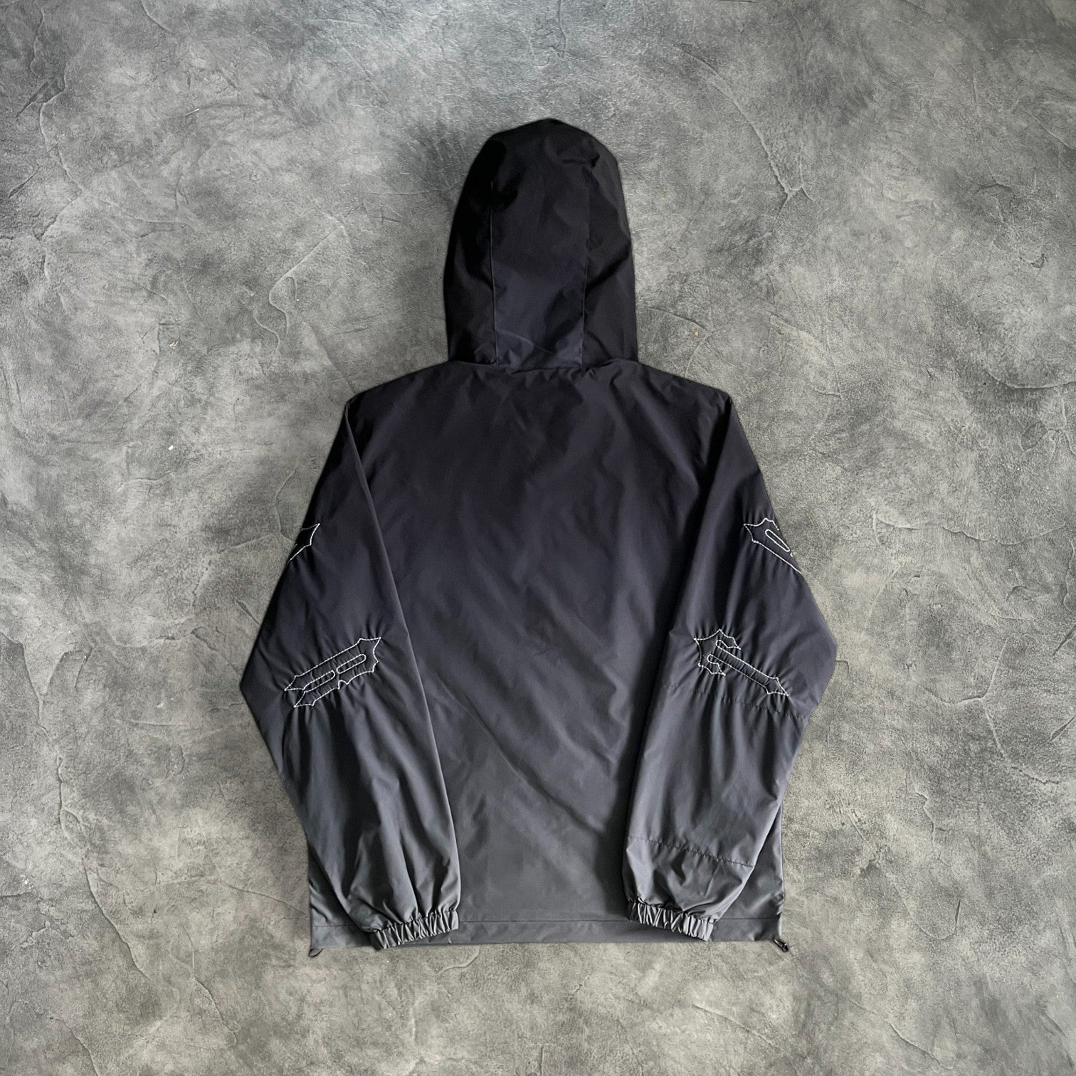 Trapstar Outline Arch Windbreaker Gradient Black