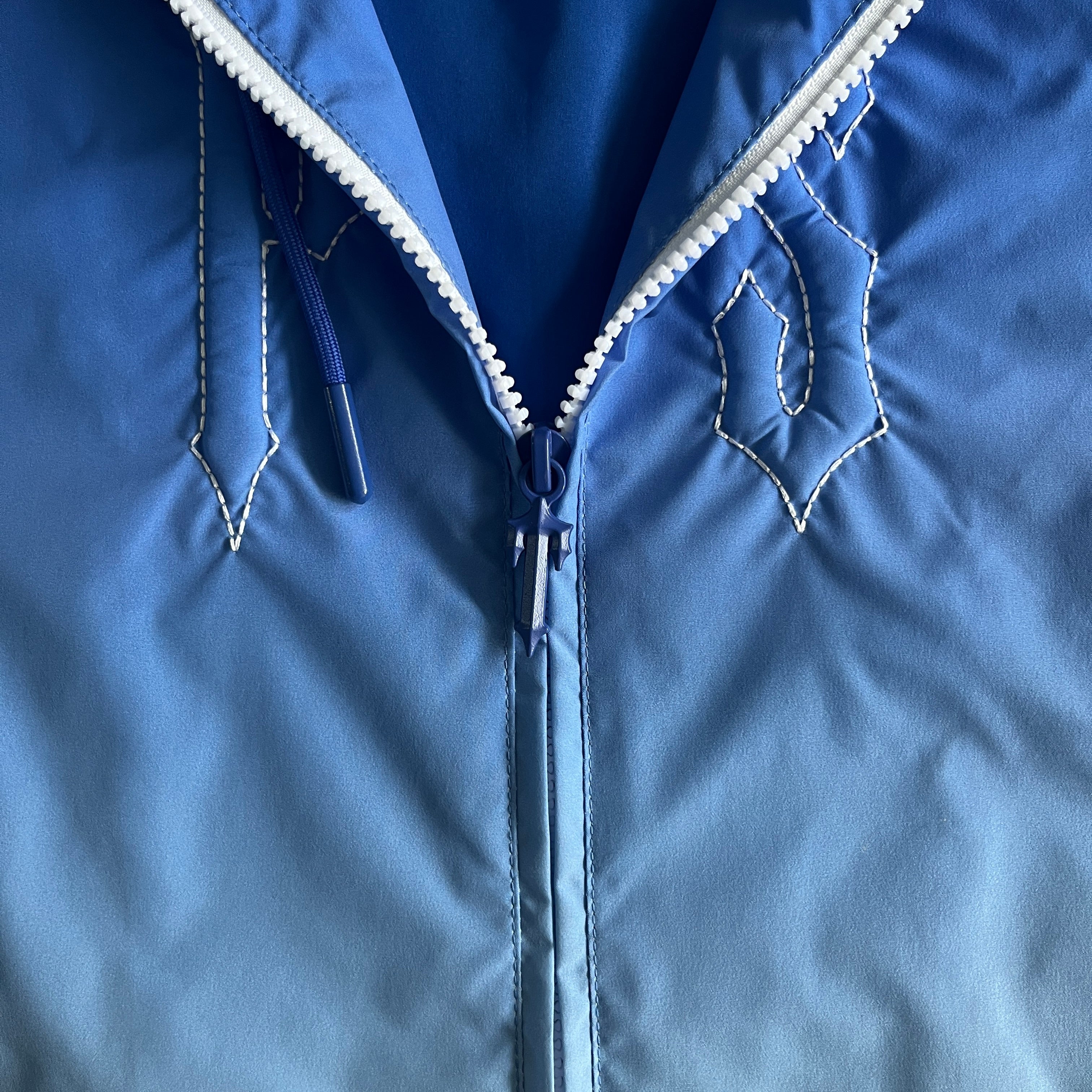 Trapstar Outline Arch Windbreaker Gradient Sky Blue